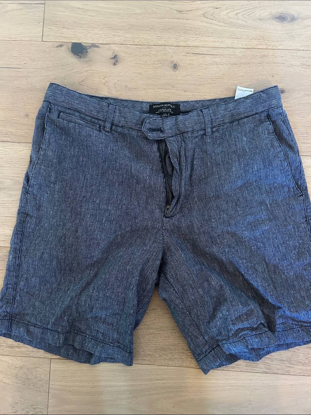Banana Republic Men’s Navy Textured Flat-Front Shorts